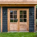 Deur zwart beslag dubbele deur de vier keien.webp