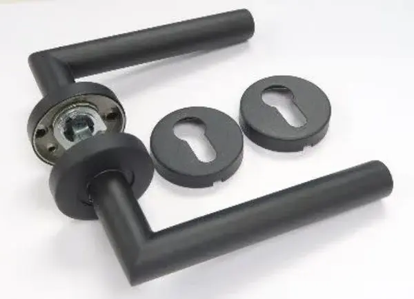 deurkrukken-met-ronde-rozetten-recht-stift-120mm (1).webp