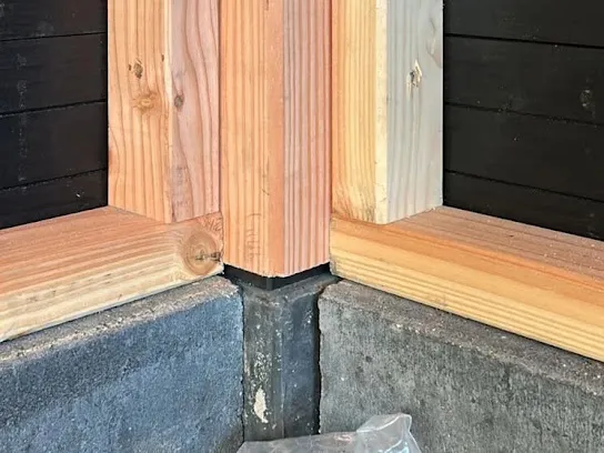 cobblit-vz150-staander-tegen-muur.webp