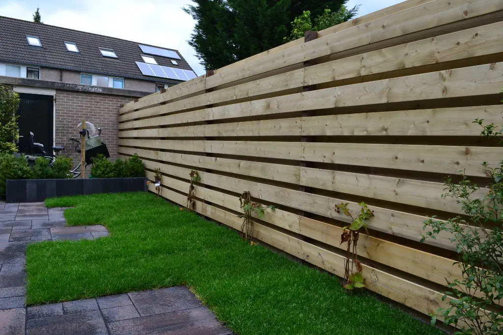 grenen actieplank de vier keien achtertuin.webp