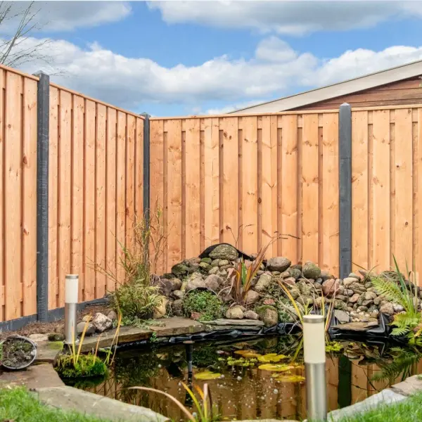 Red Class Tanger vuren schutting scherm de vier keien.webp