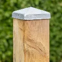 grenen paal met paalpunt de vier keien.webp