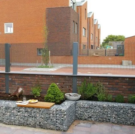 noors-graniet-breuksteen-in-schanskorf.webp