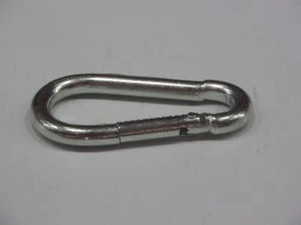 Karabijnhaak verzinkt