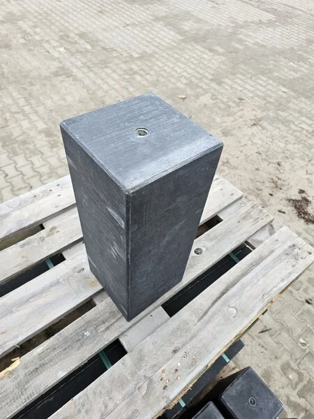 Dikke betonpoer M20 (recht 20x20x 50 cm)