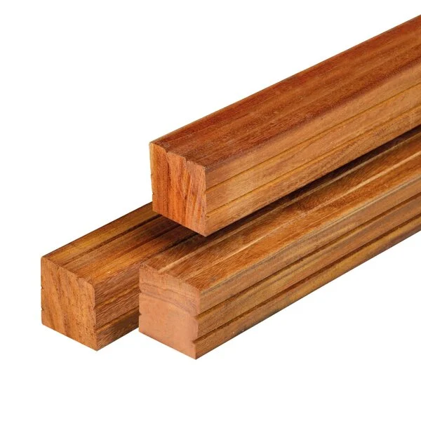Hardhout paal 8,5x8,5cm met 2 v groef per zijde (geschaafd)