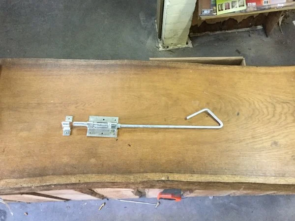 Staartgrendel verzinkt