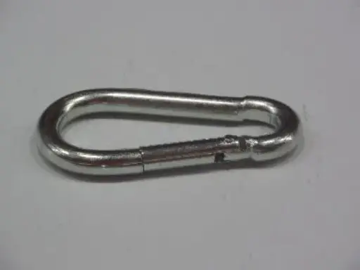 Karabijnhaak verzinkt